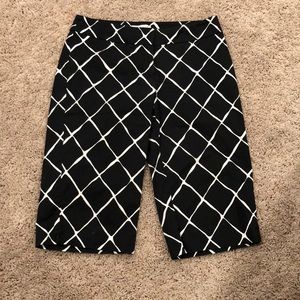 🟣White House Black Market Capris size 10🟣